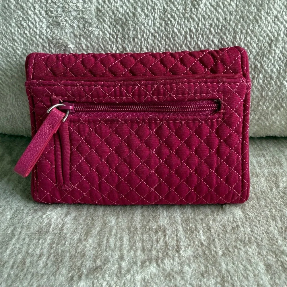 Vera Bradley Magenta Pink Quilted Microfiber RFID Trifold Wallet Floral Interior